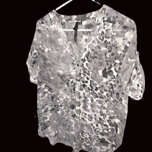 Bellatrix Animal Print Blouse Sheer V-Neck Womens Size Medium Short Sleeves